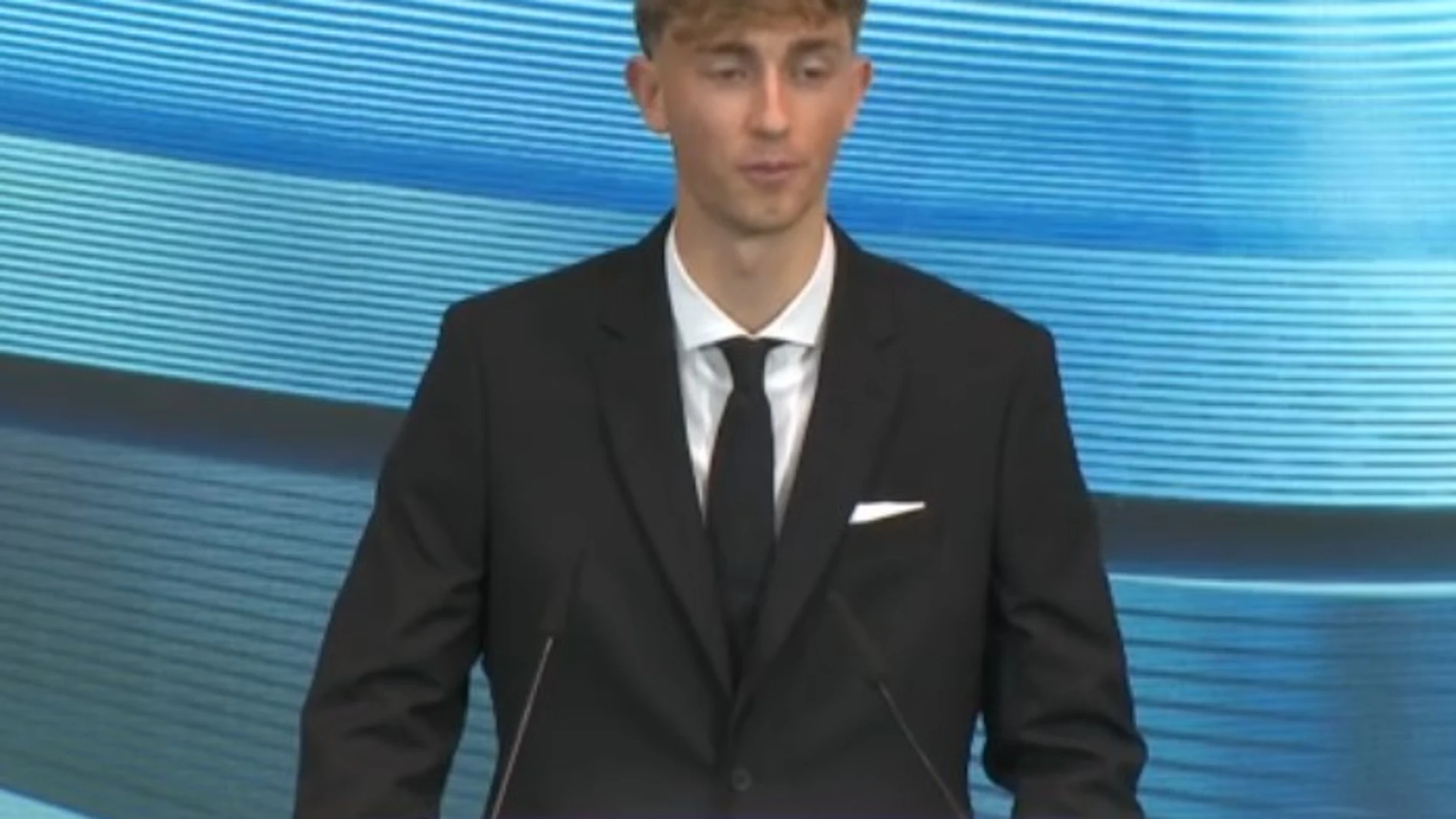 Huijsen, presentado como nuevo jugador del Real Madrid