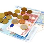 ¿Euros o pavos? Una lingüista revela por qué llamamos al dinero de esta forma 