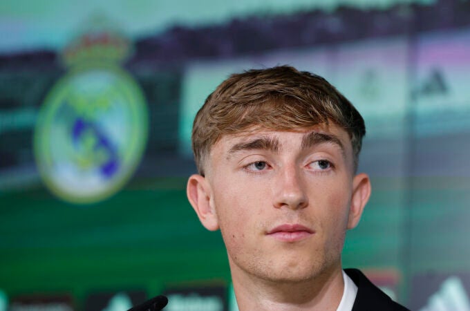 Presentación de Dean Huijsen como nuevo jugador del Real Madrid