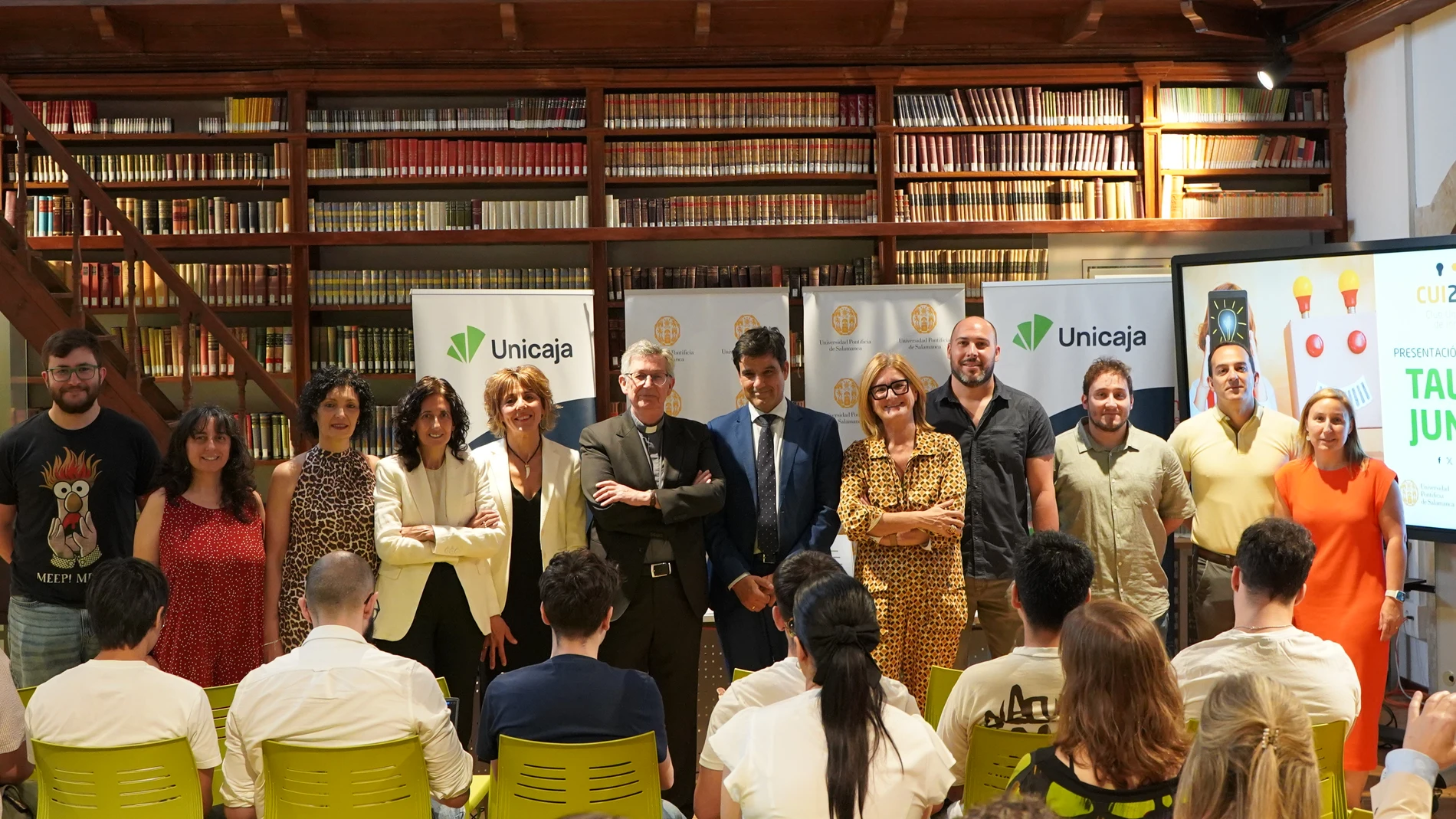 Entrega de premios por parte de la Pontificia de Salamanca y Unicaja