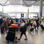 Administraciones públicas malagueñas y sectores económicos de la provincia reclaman la ampliación del aeropuerto de Málaga
