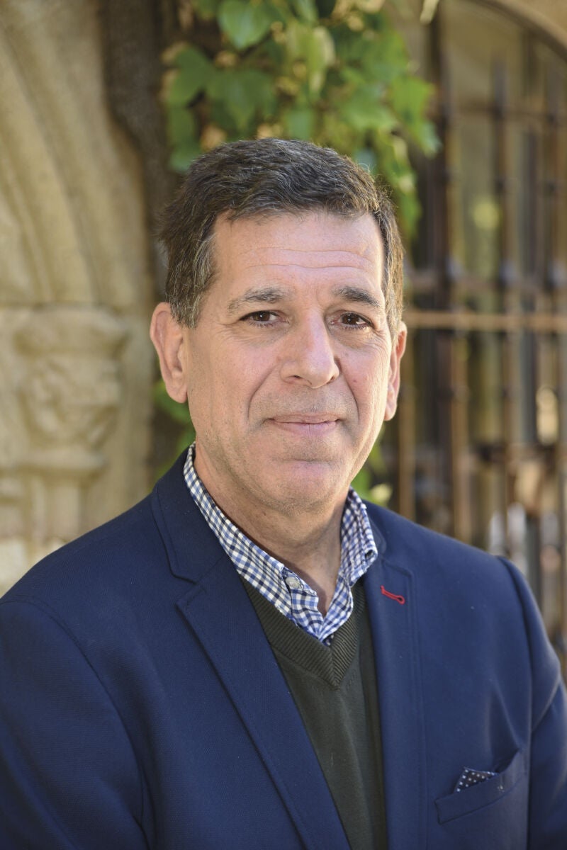 Esteban Mira Caballo, autor de "Colón. El converso que cambió el mundo"