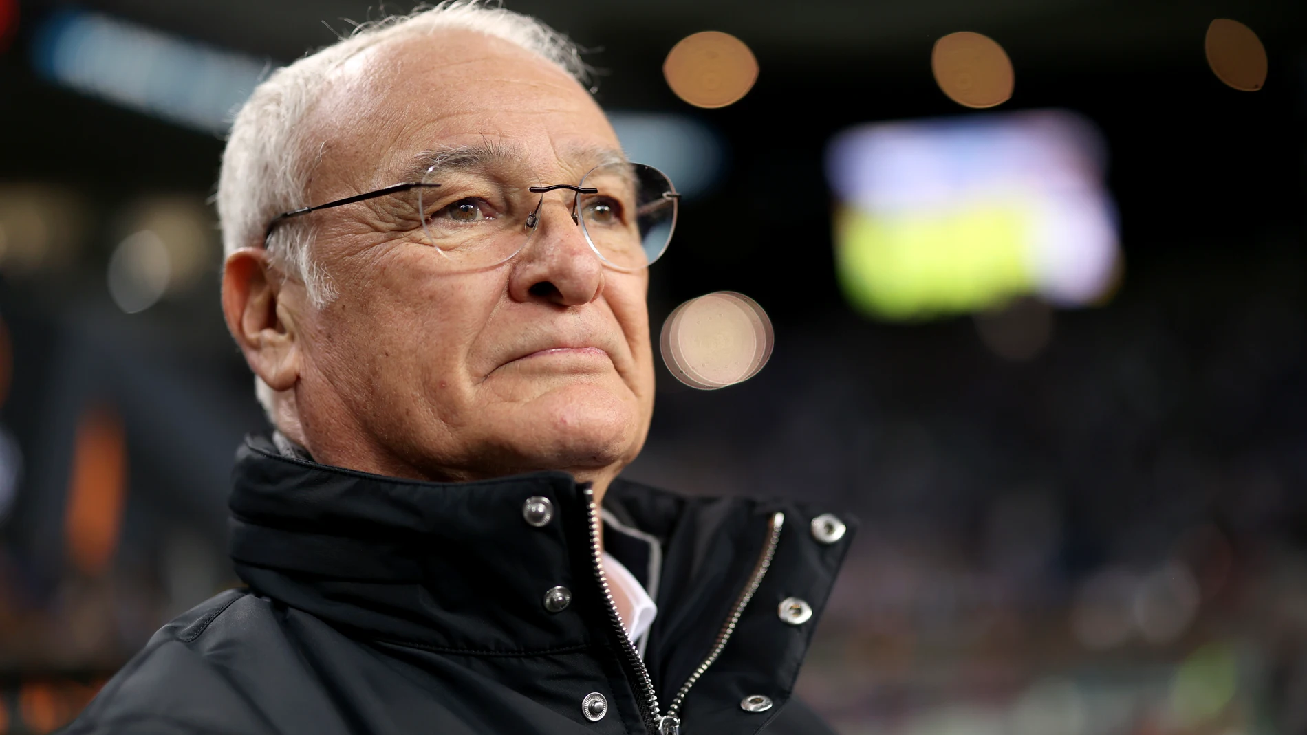 FILE - Roma's head coach Claudio Ranieri stands by the bench before the Europa League playoff first leg soccer match between FC Porto and AS Roma at the Dragao stadium in Porto, Portugal, Thursday, Feb. 13, 2025. (AP Photo/Luis Vieira, file)