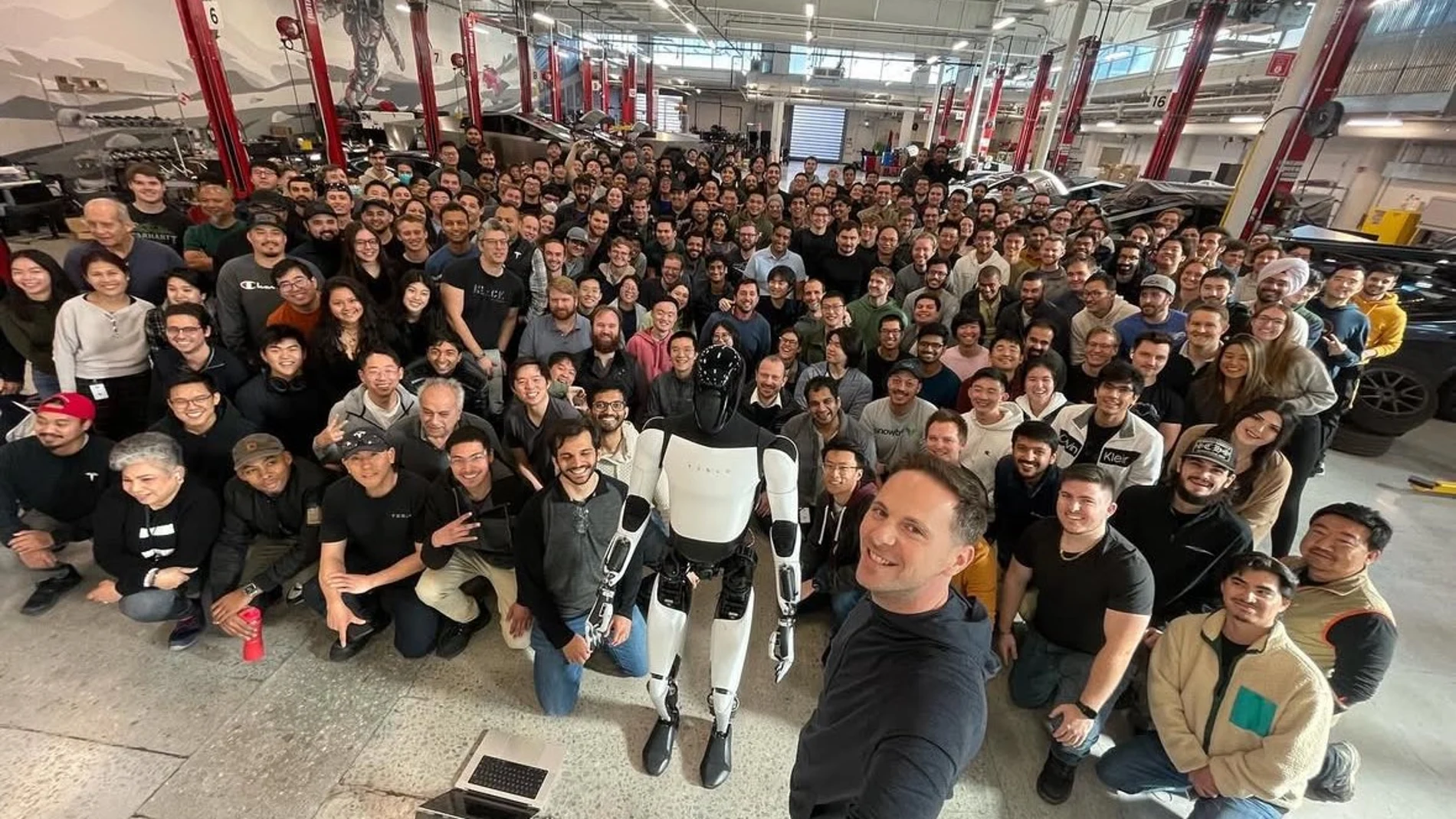 Milan Kovac reunió a todo el equipo Optimus antes de su despedida