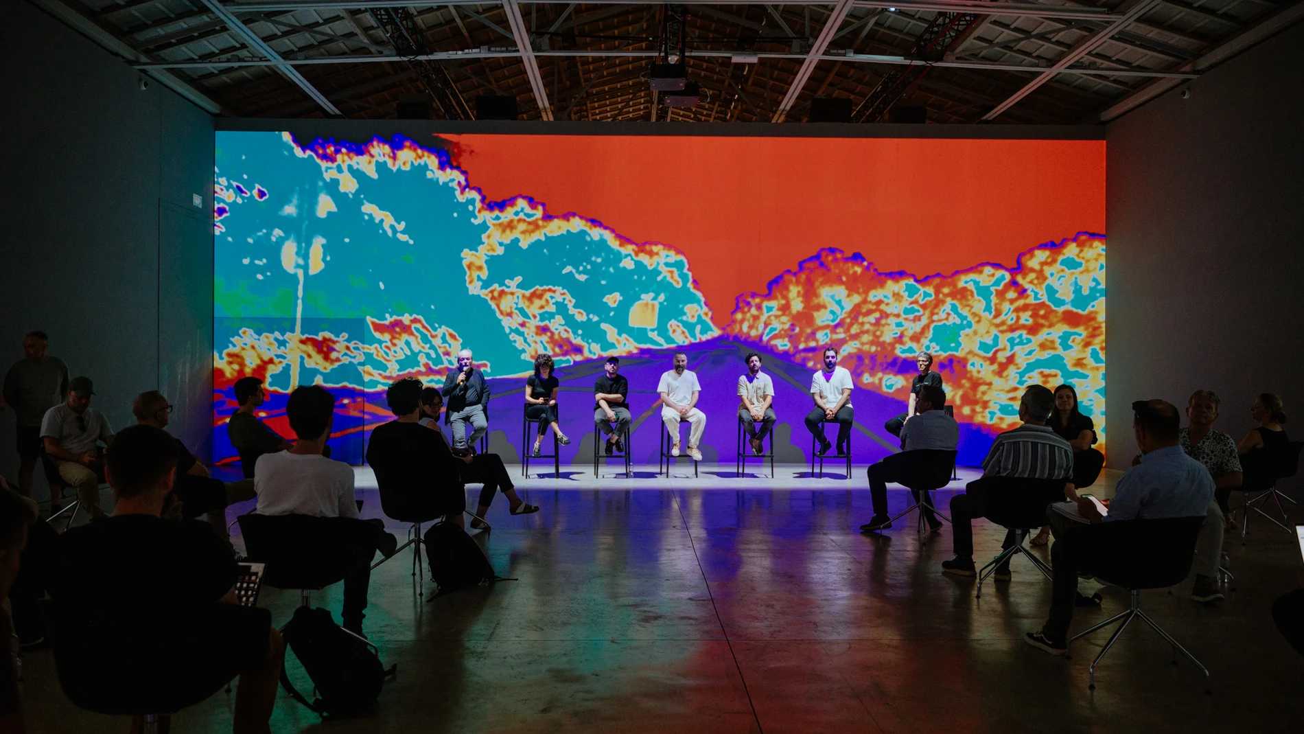 Con una sala inmersiva y realidad virtual: Así será la próxima exposición digital sobre La Ruta del Bakalao que se verá en Bombas Gens en Valencia