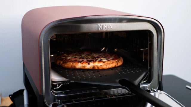 El Ninja Woodfire ofrece sabor a leña sin humo, temperatura de horno de leña y facilidad de uso