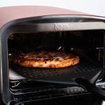 El Ninja Woodfire ofrece sabor a leña sin humo, temperatura de horno de leña y facilidad de uso