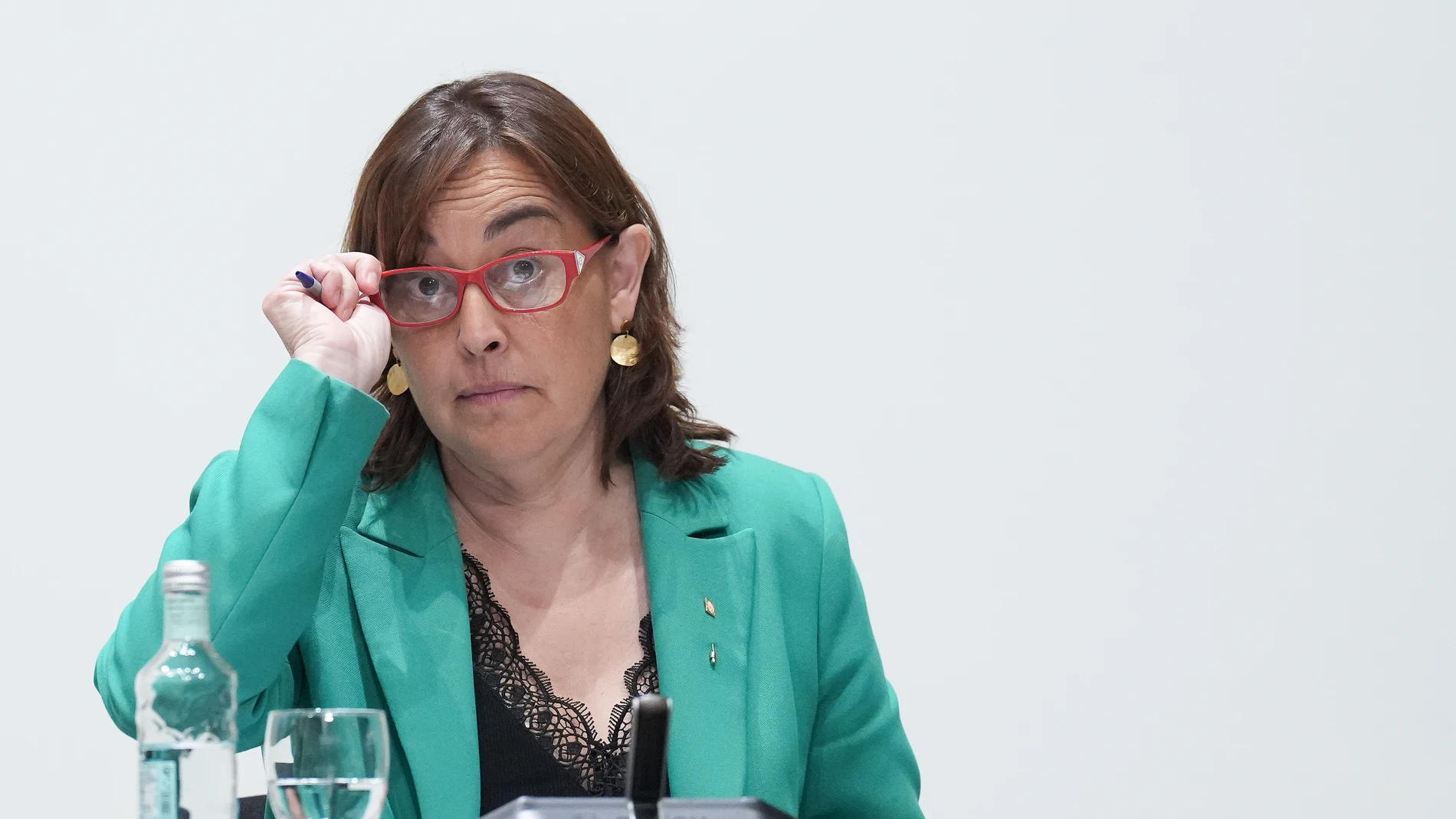 La portavoz del Govern y consellera de Territorio, Vivienda y Transición Ecológica de la Generalitat, Sílvia Paneque, se reúne con la Comisión técnica para la ampliación del Aeropuerto Joan Tarradellas Barcelona-El Prat, a 10 de junio de 2025, en Barcelona, Catalunya (España). El Govern ha puesto sobre la mesa su propuesta para el aeropuerto después de haber aprobado con los socios de investidura, ERC y Comuns, los 3 suplementos de crédito que suman 4.000 millones de euros a los presupuestos ...