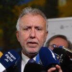 Ángel Víctor Torres preside una reunión del Consejo Territorial de Memoria Democrática