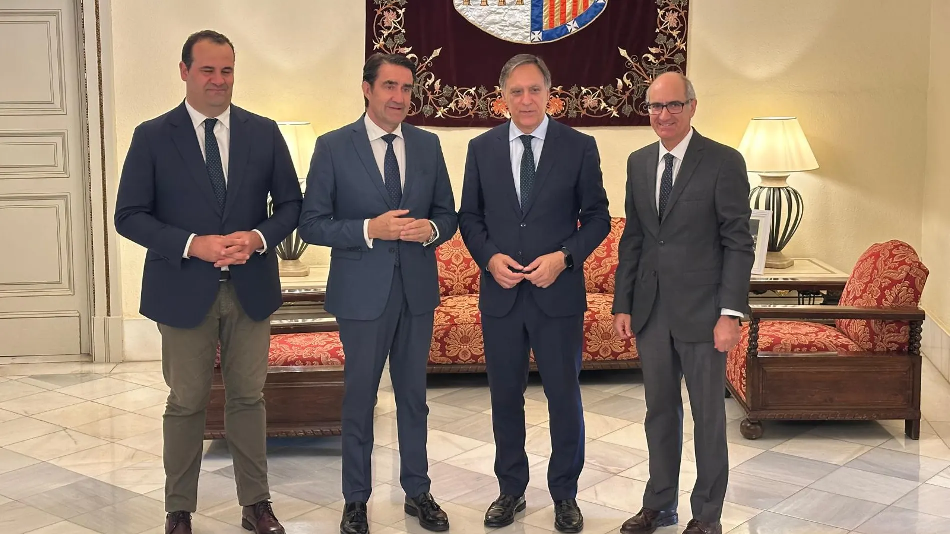 David MIngo, Suárez-Quiñones, Carlos García-Carbayo y Javier Iglesias, durante la firma del convenio