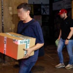 Agentes de la UCO abandonan la sede de Servinabar en Pamplona tras seis horas de registro