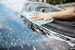 Cómo limpiar la suciedad del polen e insectos del coche sin lavarlo todos los días