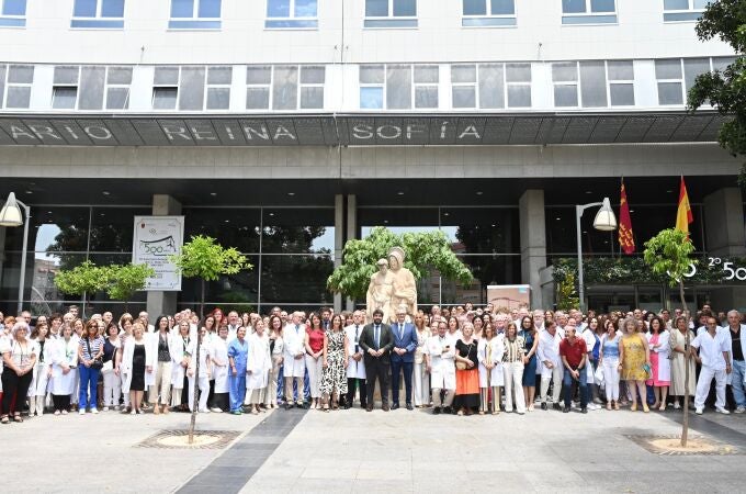 El presidente de la Comunidad, Fernando López Miras, clausura el acto de presentación del programa de actividades con motivo del 20º aniversario del Hospital Reina Sofía de Murcia y 500º del Hospital General de Murcia.
