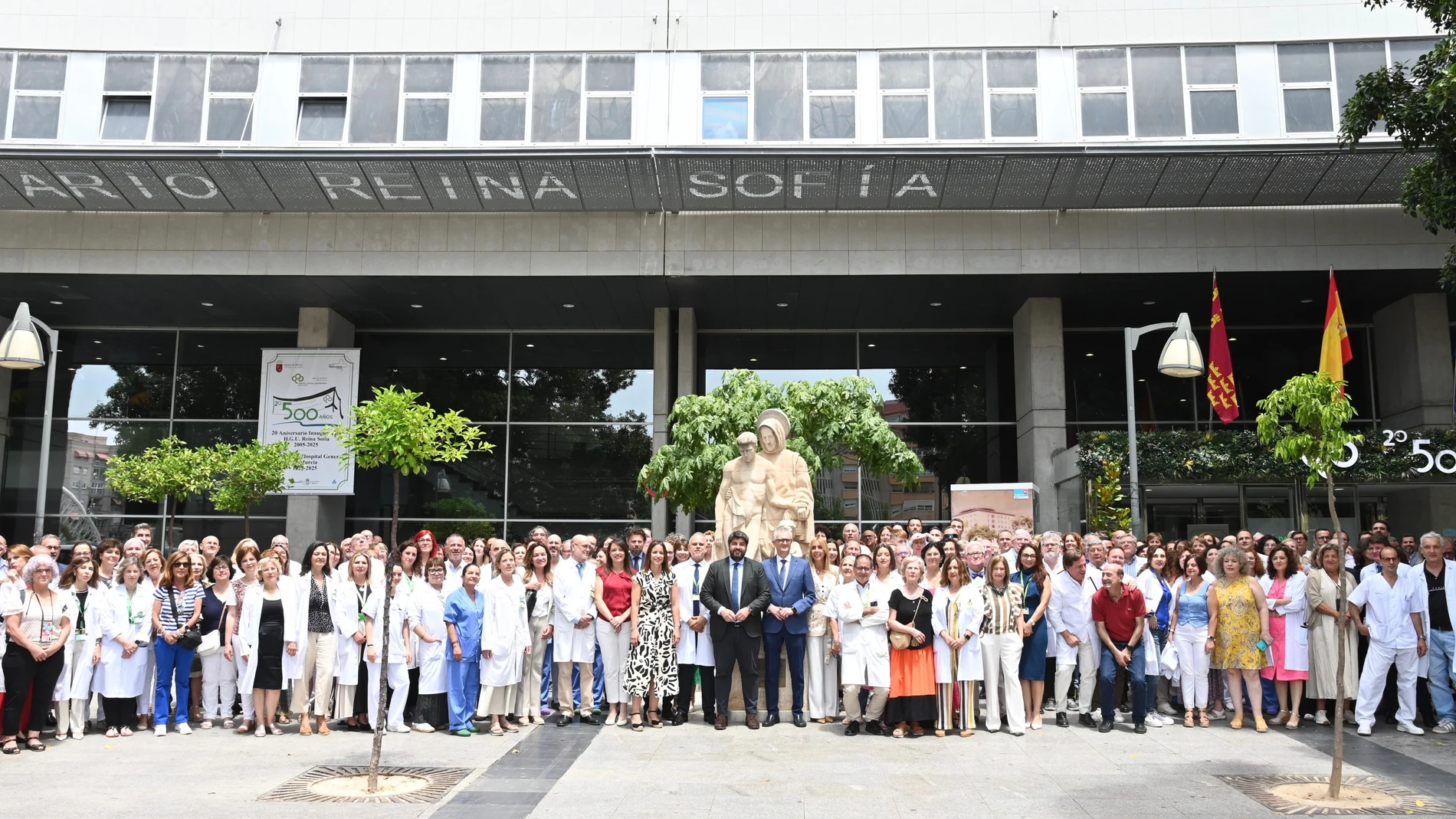 El presidente de la Comunidad, Fernando López Miras, clausura el acto de presentación del programa de actividades con motivo del 20º aniversario del Hospital Reina Sofía de Murcia y 500º del Hospital General de Murcia. REMITIDA / HANDOUT por GOBIERNO REGIONAL Fotografía remitida a medios de comunicación exclusivamente para ilustrar la noticia a la que hace referencia la imagen, y citando la procedencia de la imagen en la firma 11/06/2025