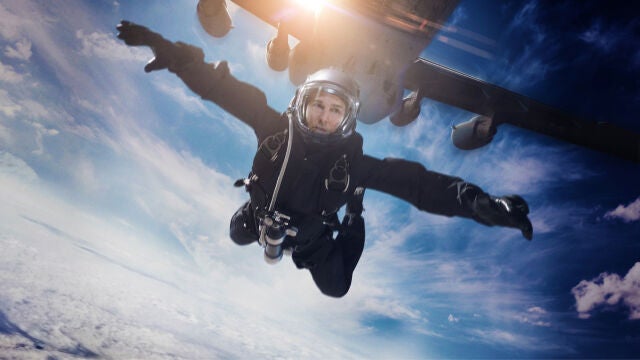 Ethan Hunt en plena acción, desafiando una vez más los límites de lo imposible