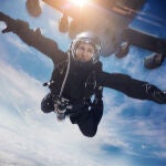 Ethan Hunt en plena acción, desafiando una vez más los límites de lo imposible