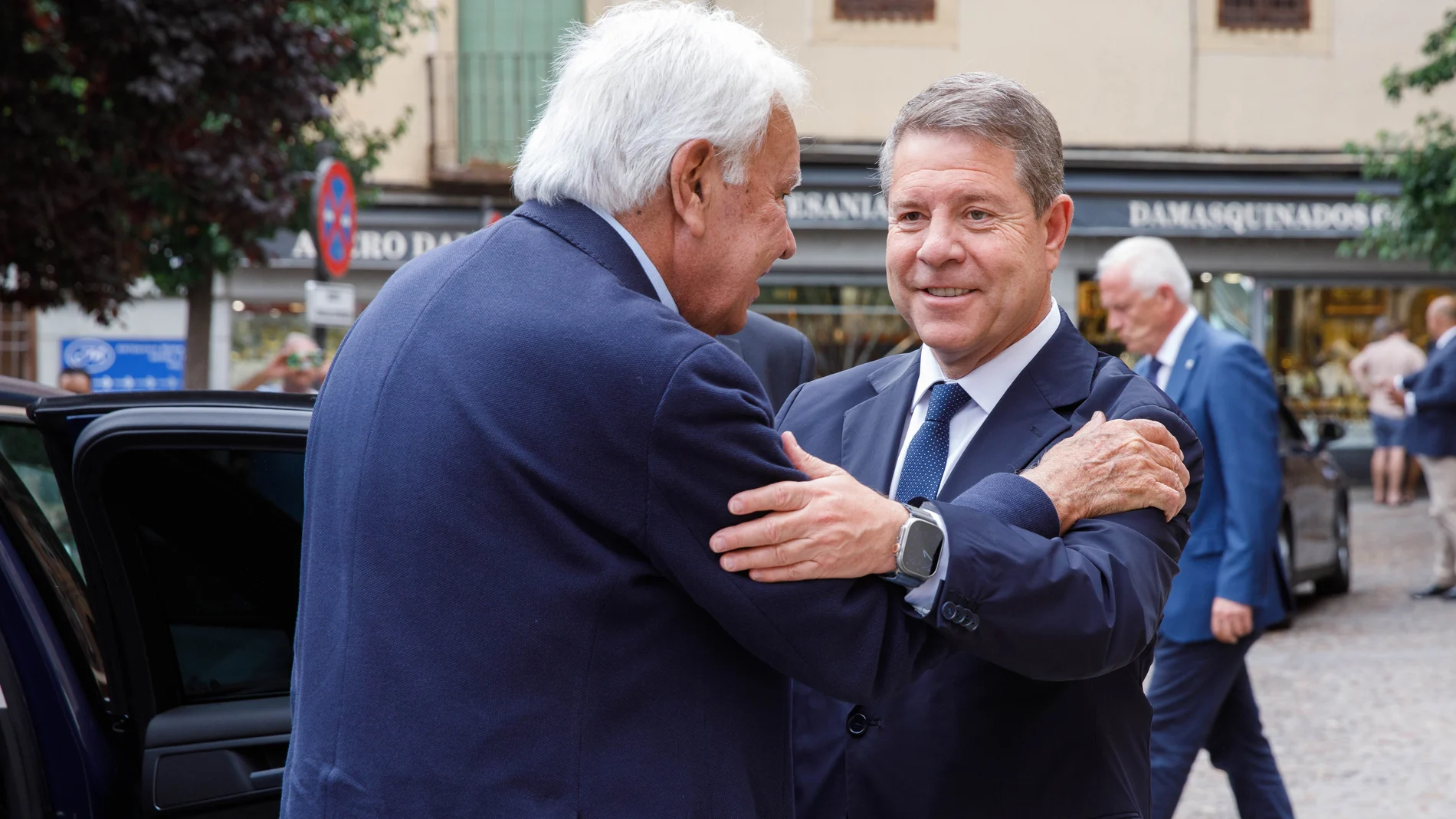 Felipe González y Emiliano García-Page reunidos por la celebración del evento ‘Un camino compartido: 40 años de España y Portugal en la Unión Europea’