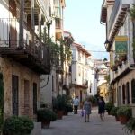 Casco urbano de Candeleada con su casas y calles típicas empedradas