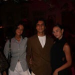Victoria Federica junto a sus amigos Tomás y Rocío.