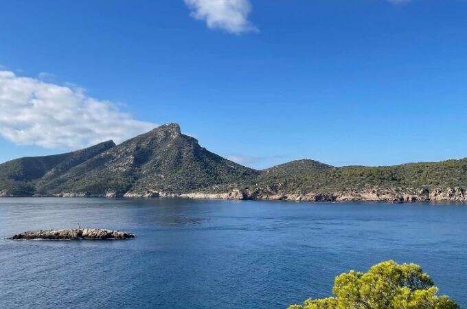 Buscan a una pareja desaparecida tras aparecer su embarcación a la deriva en aguas de Mallorca
