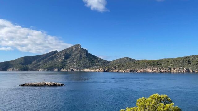 Buscan a una pareja desaparecida tras aparecer su embarcación a la deriva en aguas de Mallorca