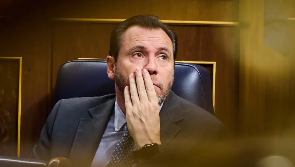 Óscar Puente durante un pleno, en el Congreso de los Diputados.