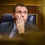Óscar Puente durante un pleno, en el Congreso de los Diputados.