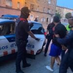 Operativo de más de 50 mossos para detener al principal acusado del ataque a agentes en abril