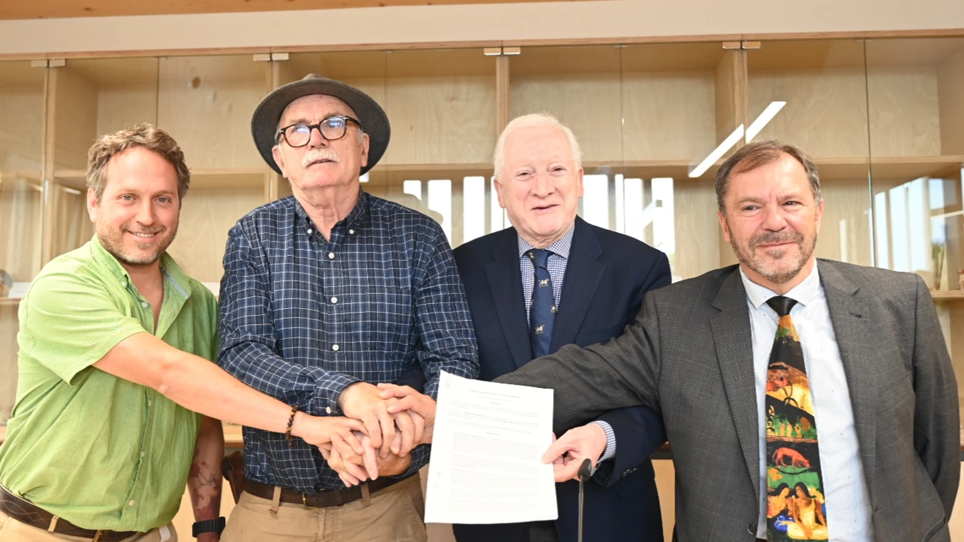La familia de José Manuel Cerdá dona su archivo a la Fundación Atapuerca