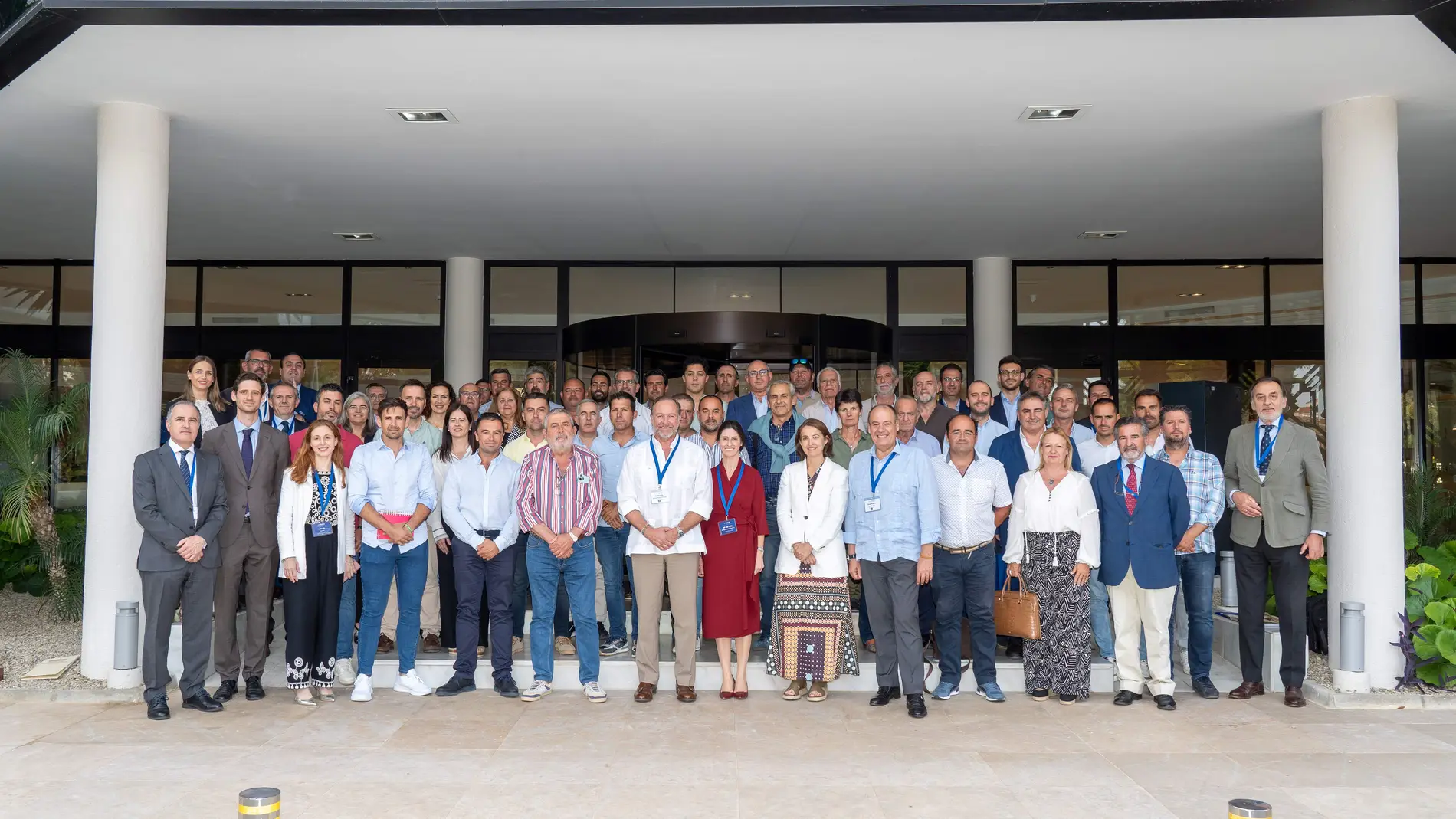 Foto de familia de los asistentes al curso