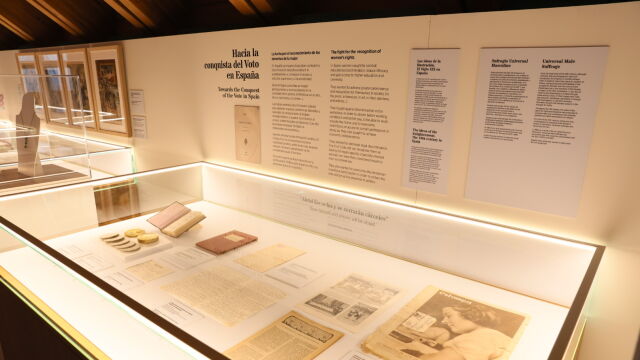El Museo Casa Botines Gaudí de León acoge hasta el 12 de enero la exposición ‘La conquista del voto’