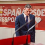 Pedro Sánchez en la sede de Ferraz . David Jar