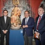 La exposición contiene los objetos del altar de plata