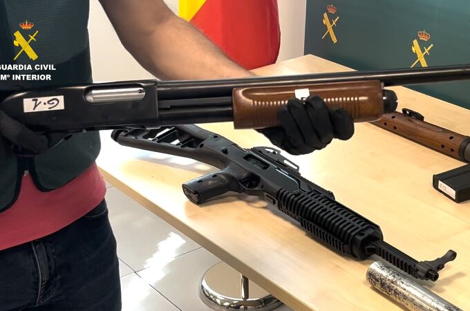 Desmantelada una organización criminal que suministraba armas de fuego a narcos