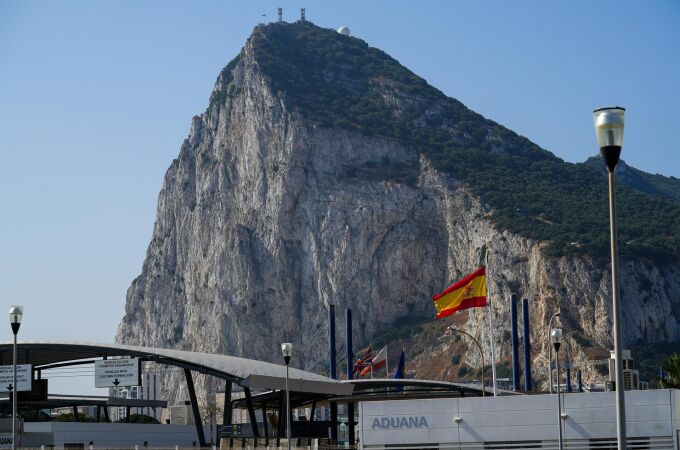 La Línea (Cádiz) celebra el acuerdo con Gibraltar con moderada alegría hasta conocer "la letra pequeña" del tratado