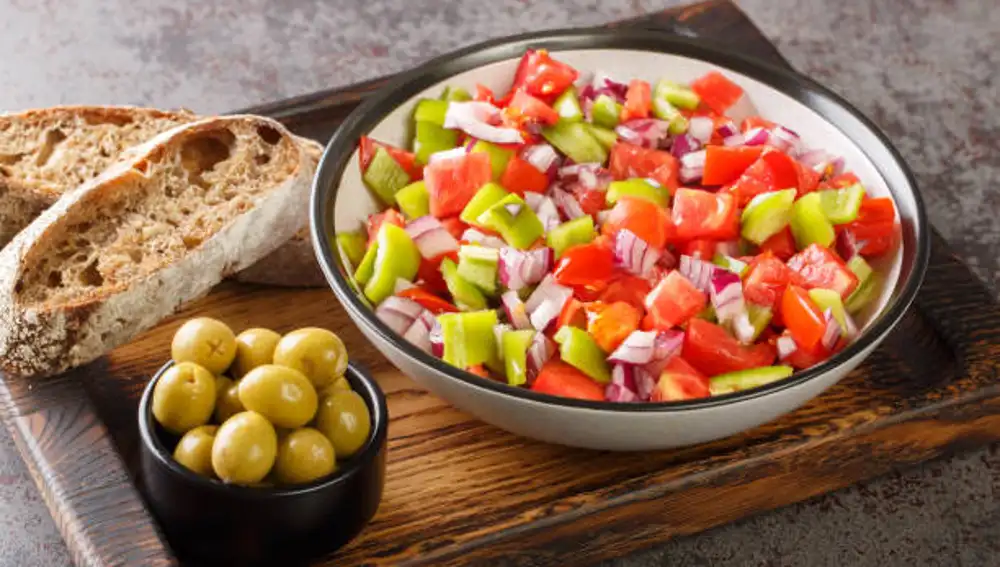 Trampó, una ensalada típica de Baleares que se suele comer en verano