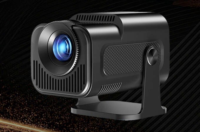Este proyector es pequeño y compacto