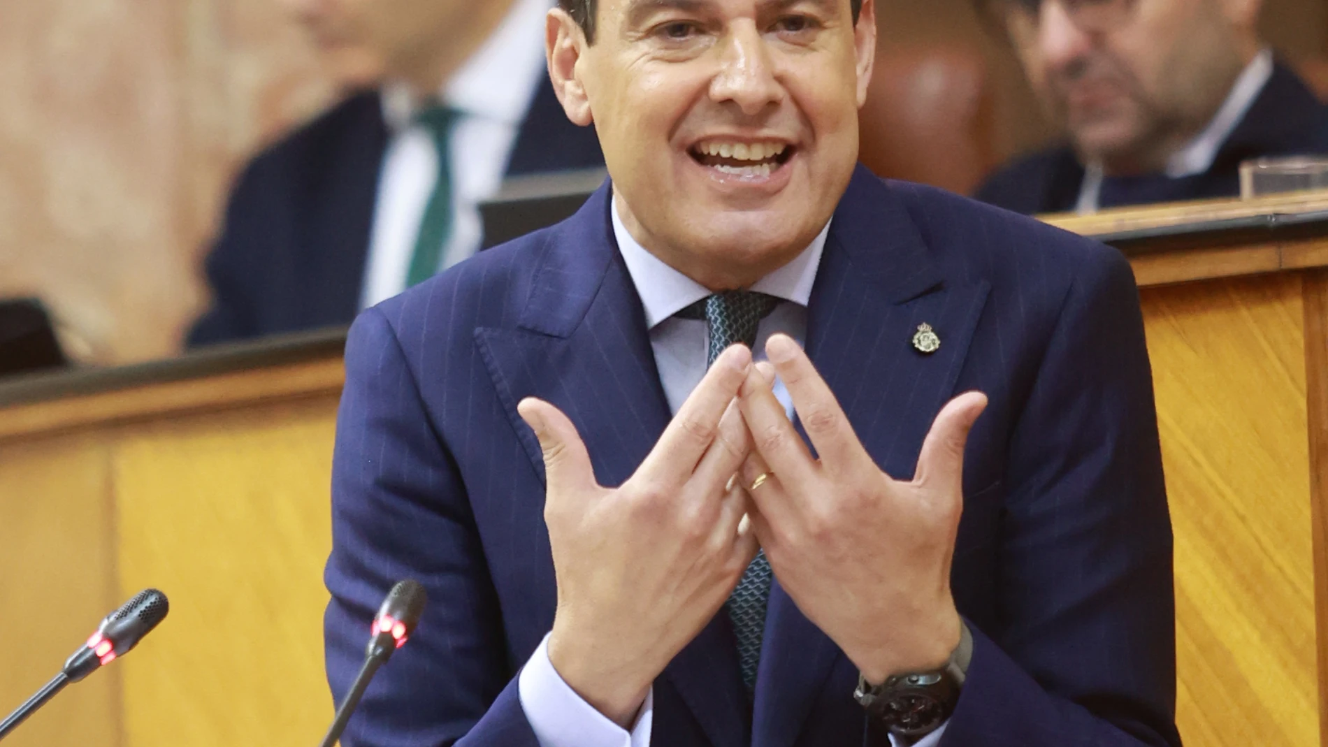 El presidente de la Junta, Juanma Moreno, interviene durante el debate. A 12 de junio de 2025, en Sevilla (Andalucía, España). El presidente de la Junta, Juanma Moreno, ha comparecido en el Parlamento en un debate general sobre la situación de Andalucía.12 JUNIO 2025Rocío Ruz / Europa Press12/06/2025