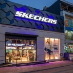 Le regalé estas Skechers sin cordones a mi padre aprovechando el 43 % de descuento… y fue un acierto total