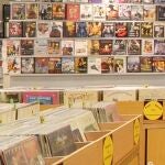 El secreto que mantiene abierta la tienda de discos más antigua de Madrid: "Apenas podíamos cobrar nada"