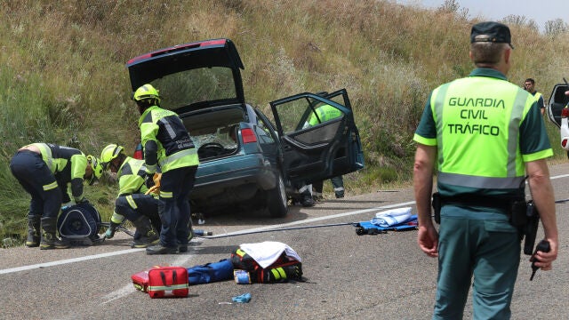 Cinco heridos tras una colisión entre una furgoneta y un vehículo en la provincia de Palencia