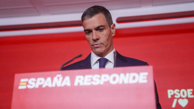 Pedro Sánchez en la sede de Ferraz . David Jar