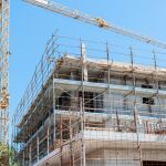 Construyen una casa de 300 metros cuadrados con habitaciones diminutas para los niños: este es el objetivo