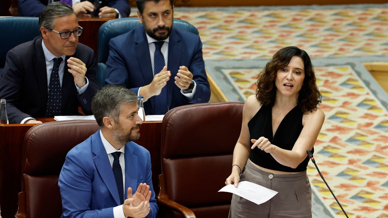 Ayuso se mofa del PSOE: “Vaya noche buena en la Moncloa...Habrán tenido que  llamar a Telelangosta"
