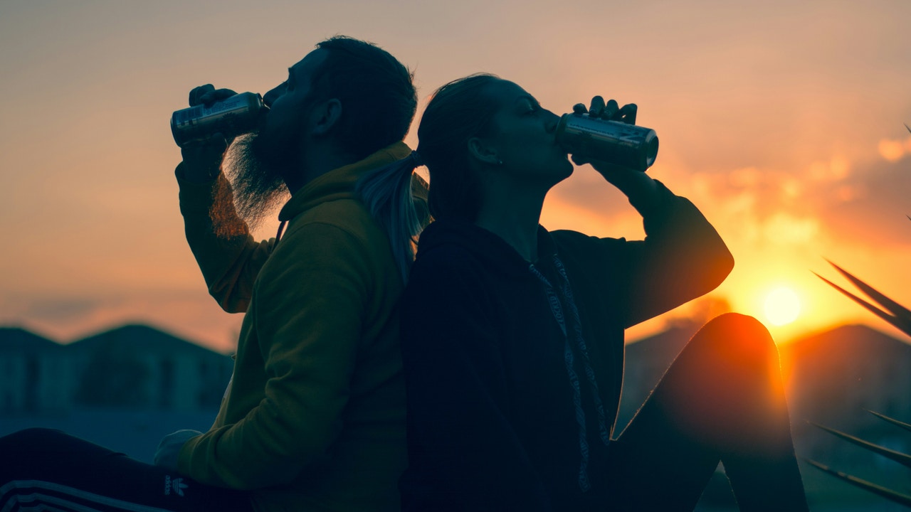 ¡Cuidado con tu bebida! El psiquiatra revela cómo ciertas bebidas pueden afectar seriamente tu salud mental