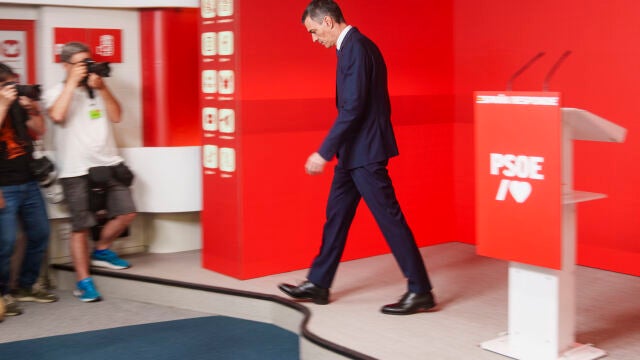 Pedro Sánchez en la sede de Ferraz . David Jar