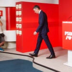 Pedro Sánchez en la sede de Ferraz . David Jar