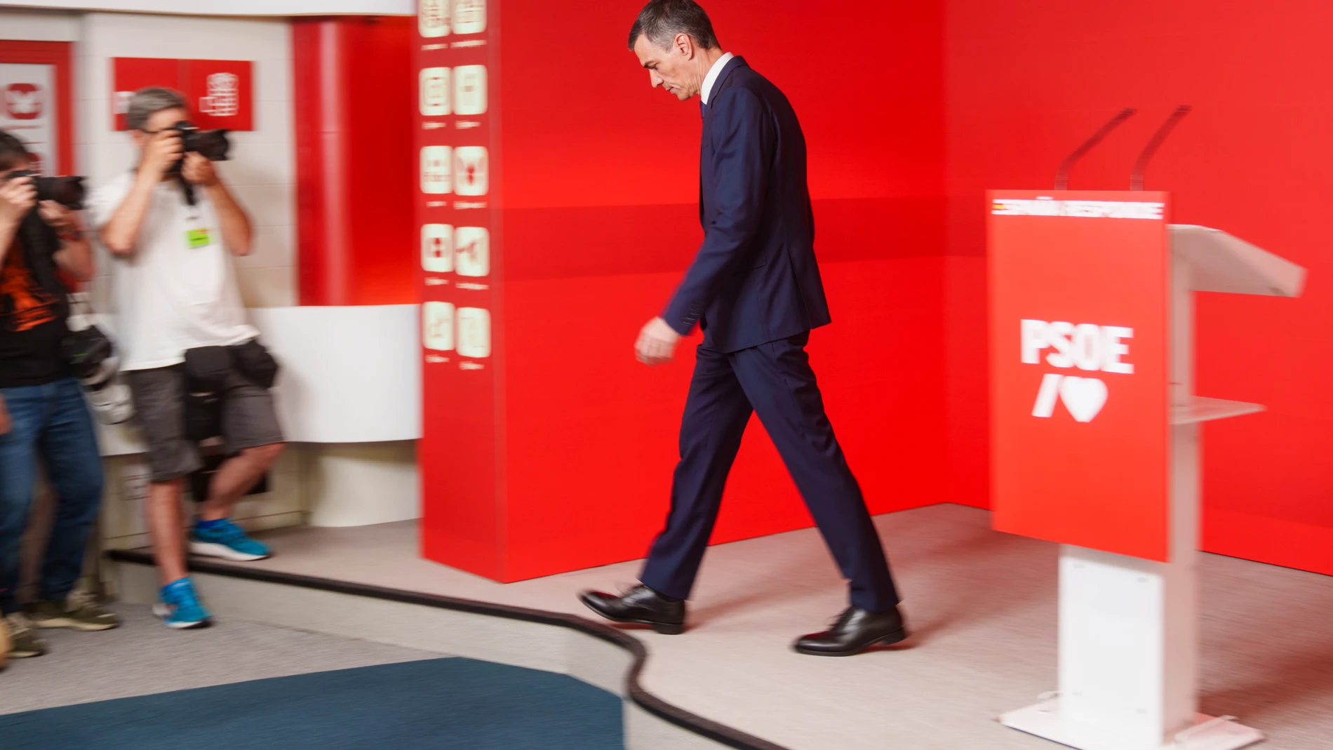 Pedro Sánchez en la sede de Ferraz