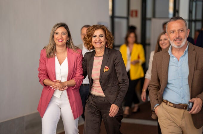 María Márquez, María Jesús Montero y Rafa Recio
