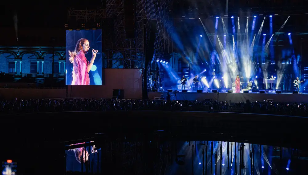 Escenario durante la actuación de Pastora Soler